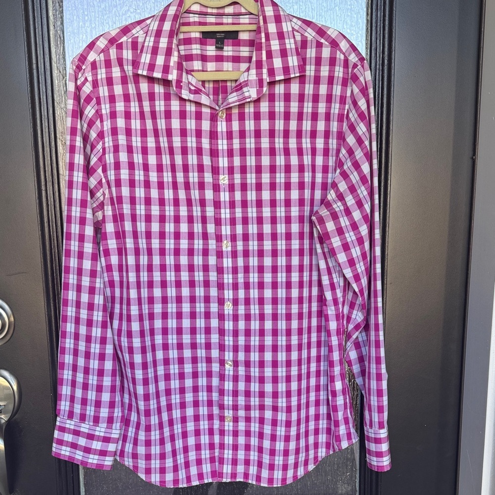 Banana Republic Men's Magenta Checkered Shirt - Picture 2 of 6